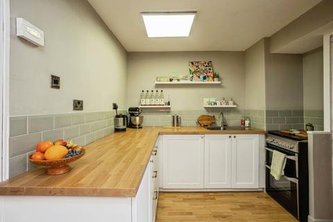 4 bedroom semi-detached house for sale, Lawrence Way, Loughborough, Leicestershire, LE11