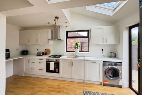2 bedroom semi-detached house for sale, York Avenue, Sandiacre, Nottingham, Derbyshire, NG10