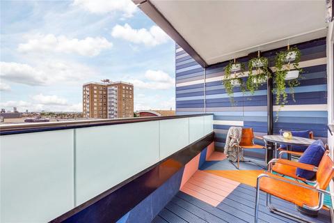 2 bedroom flat for sale, George House, London NW6