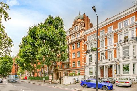 2 bedroom flat to rent, Blomfield Court, London W9