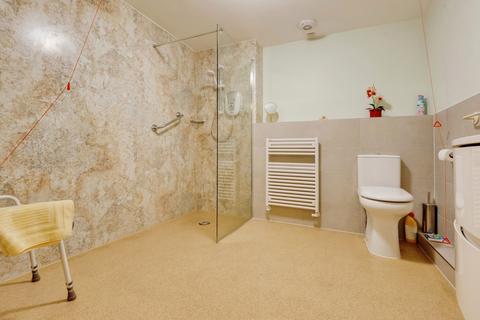 2 bedroom flat for sale, Church Street, Wilmslow, Cheshire, SK9