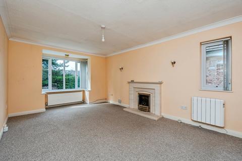 2 bedroom flat for sale, The Elms, Woodacres Court, Wilmslow, SK9