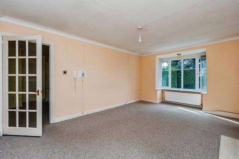 2 bedroom flat for sale, The Elms, Woodacres Court, Wilmslow, SK9