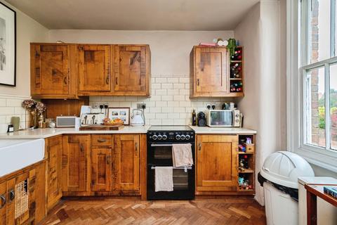 2 bedroom flat for sale, St. Judes Avenue, Nottingham, Nottinghamshire, NG3