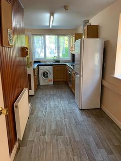 4 bedroom semi-detached house to rent, Brookleigh Road, Manchester