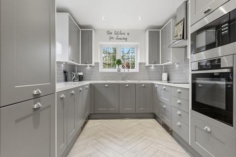 4 bedroom semi-detached house for sale, Abbots Close, Shenfield CM15