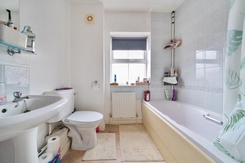 3 bedroom semi-detached house for sale, Falcon Way, Sleaford, Lincolnshire, NG34