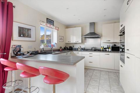5 bedroom detached house for sale, 6 Brecknock Close, Worcester. WR5 2FD