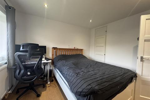 undefined, Southwell Avenue, Northolt