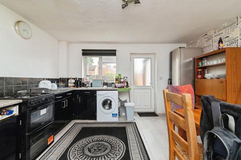 undefined, Gabrielle Close, Nottingham, Nottinghamshire, NG6