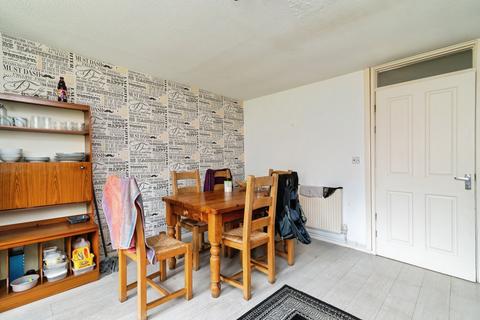 undefined, Gabrielle Close, Nottingham, Nottinghamshire, NG6