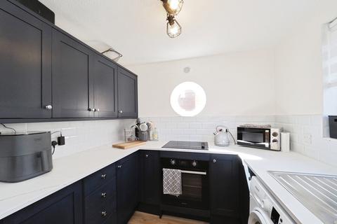 2 bedroom flat for sale, Tonnelier Road, NOTTINGHAM, Nottinghamshire, NG7