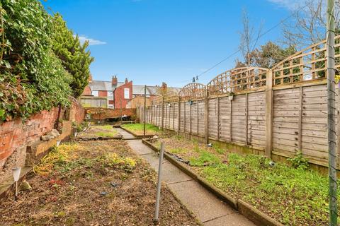2 bedroom end of terrace house for sale, Latham Street, Nottingham, Nottinghamshire, NG6