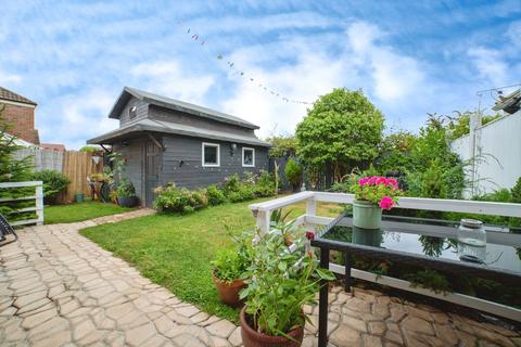 2 bedroom semi-detached house for sale, Spa Close, Sutton-in-Ashfield, Nottinghamshire, NG17