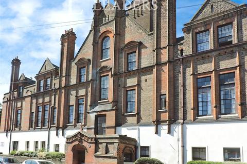 2 bedroom apartment for sale, Brandon Court, Lawrence Road
