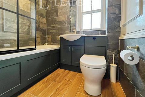 2 bedroom apartment for sale, Brandon Court, Lawrence Road