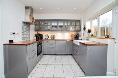 3 bedroom semi-detached house for sale, Woodland Avenue, SUTTON-IN-ASHFIELD, Nottinghamshire, NG17