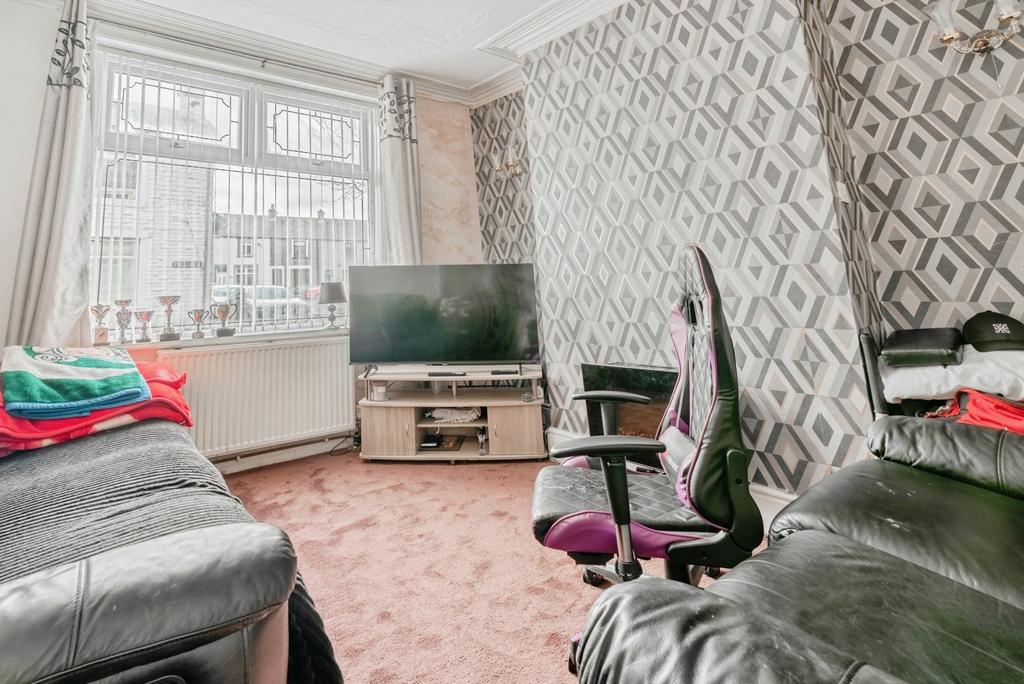 Pbox-IMG.jpg