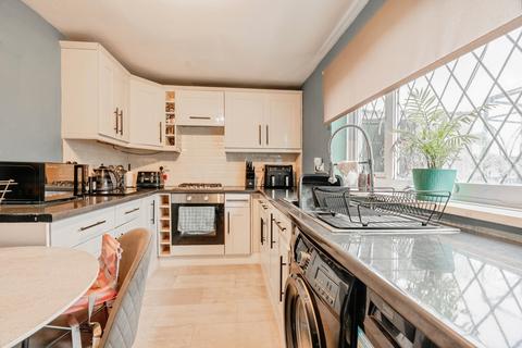 2 bedroom townhouse for sale, Deerstone Avenue, Burnley, Lancashire, BB10