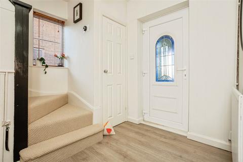 4 bedroom semi-detached house for sale, Spinney Close, West Bridgford, Nottingham, Nottinghamshire, NG2