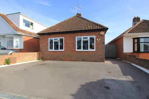 2 bedroom detached bungalow for sale, Avon Road, Southampton SO18