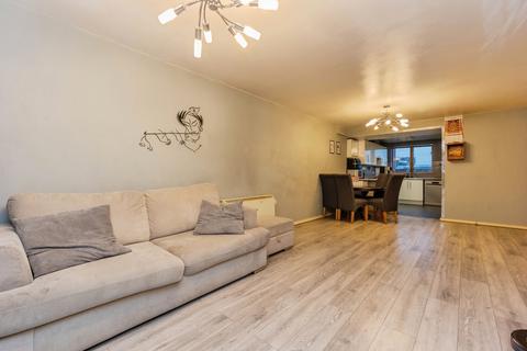 2 bedroom flat for sale, Chester Road, Old Trafford, Manchester, M16