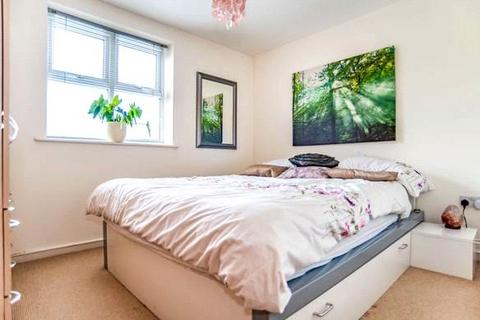 2 bedroom flat for sale, Mauldeth Road West, Chorlton Cum Hardy, Manchester, Greater Manchester, M21
