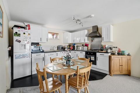 2 bedroom flat for sale, Burnt Ash Lane, Bromley
