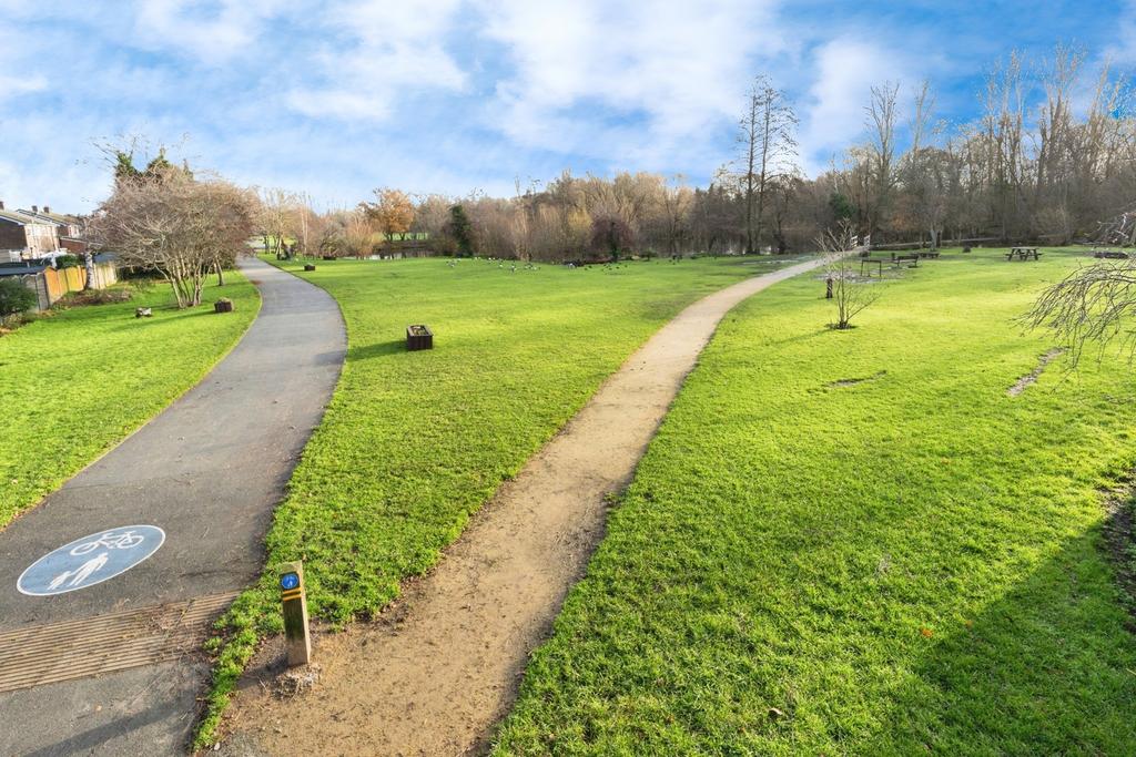 Longbarn Park