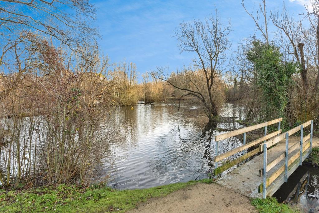 Longbarn Park