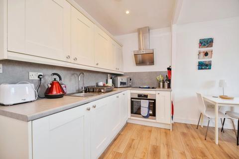 1 bedroom flat for sale, Flowergate, Whitby, North Yorkshire, YO21