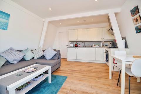 1 bedroom flat for sale, Flowergate, Whitby, North Yorkshire, YO21