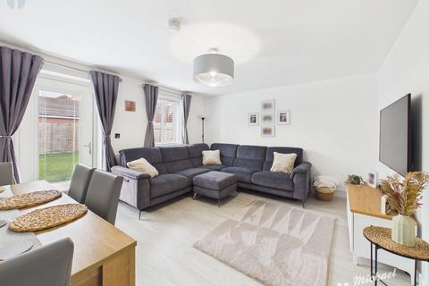 3 bedroom semi-detached house for sale, Olympia Way, Aylesbury