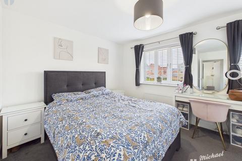 3 bedroom semi-detached house for sale, Olympia Way, Aylesbury