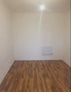 1 bedroom flat to rent, , RM10
