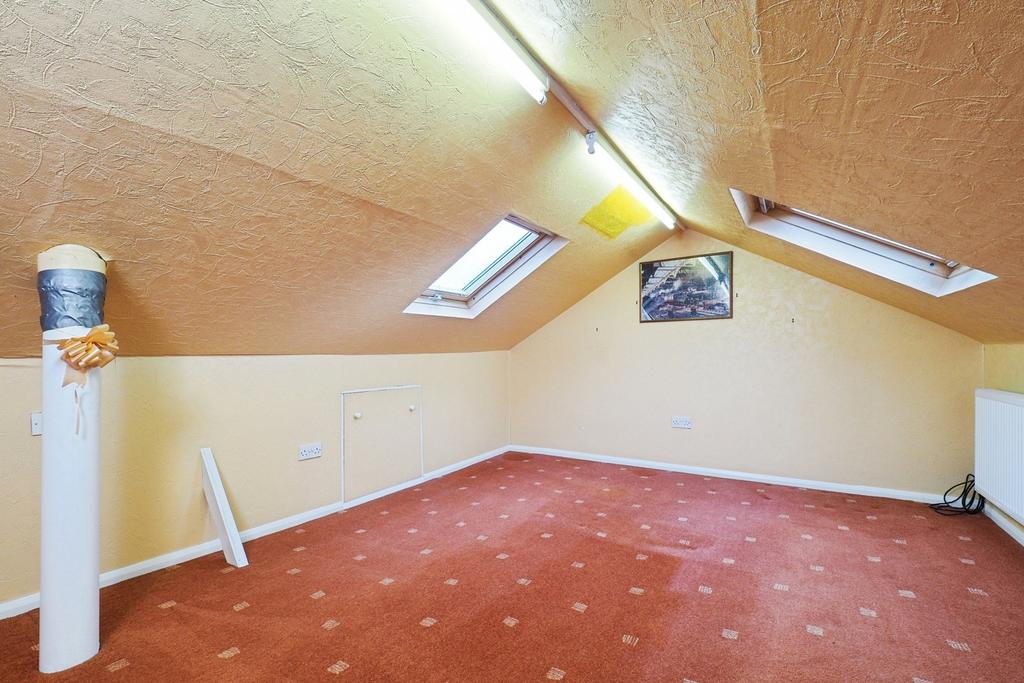 Loft/Hobby Room