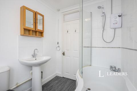 3 bedroom terraced house to rent, Lakelands Close, Hampden Park, Eastbourne, BN22