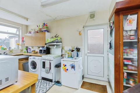 3 bedroom semi-detached house for sale, Darley Road, Blaby, Leicester, Leicestershire, LE8