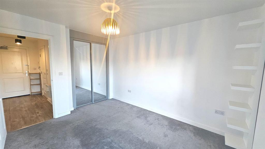 Bedroom a.jpg
