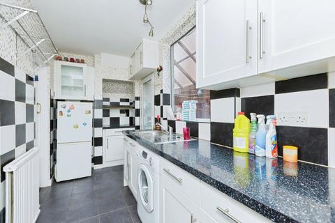 2 bedroom semi-detached house for sale, Oakleigh Avenue, Glen Parva, Leicester, Leicestershire, LE2