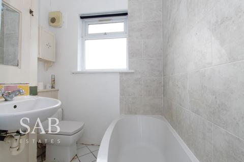 3 bedroom terraced house to rent, Ascot Gardens, Southall, UB1