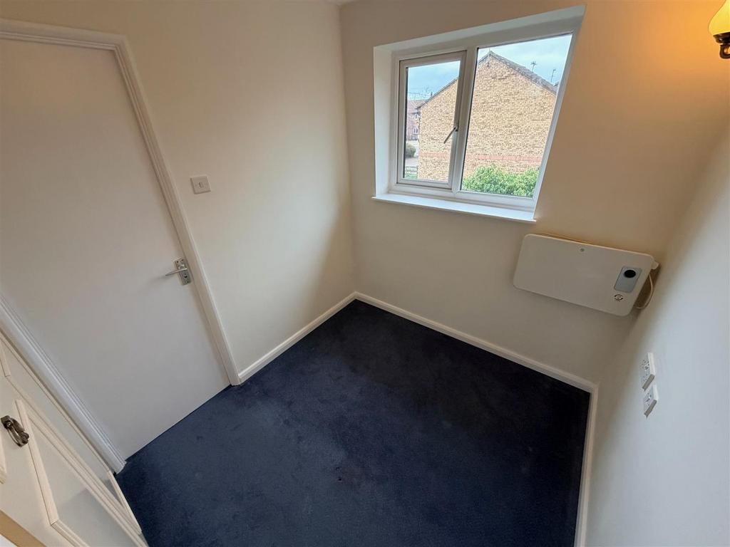 Bedroom 1.jpg