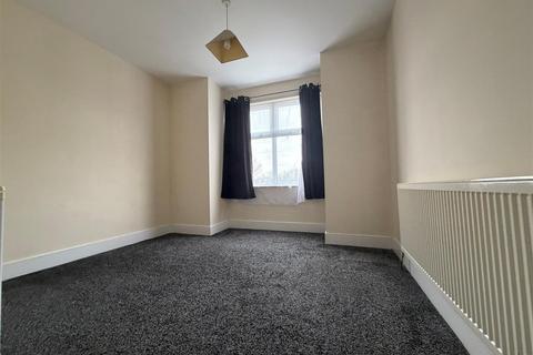 2 bedroom flat to rent, Coventry Road, Ilford