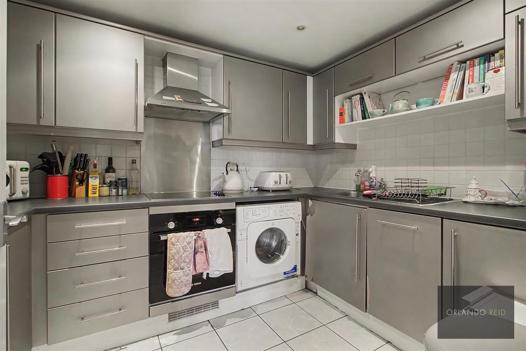 Flat 38, 41 Draymans Court SW9 9 QE-4.jpg
