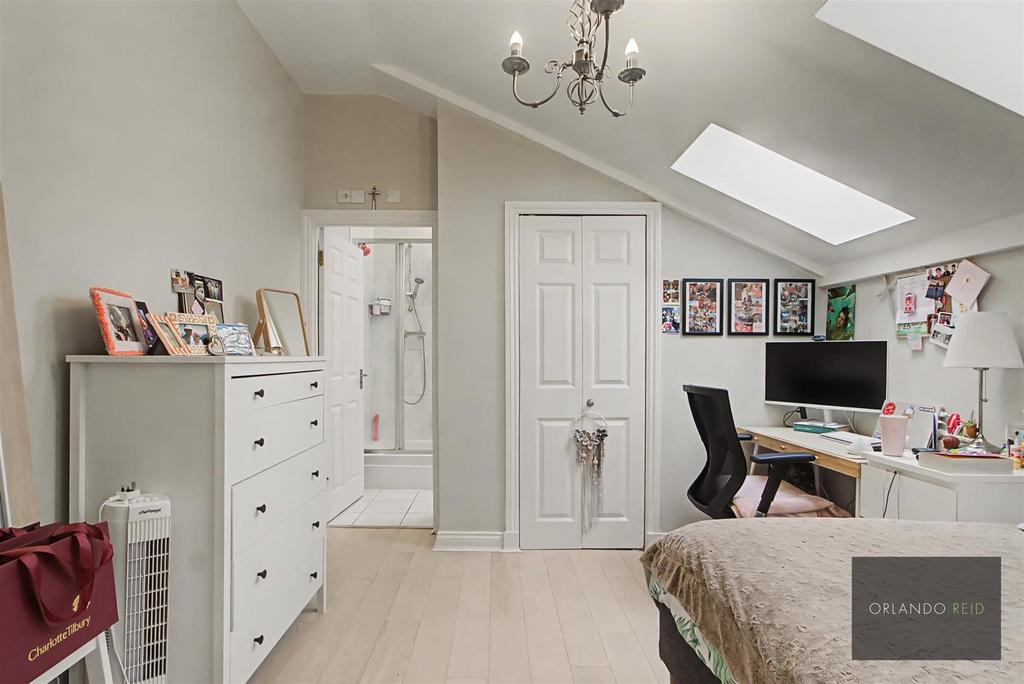 Flat 38, 41 Draymans Court SW9 9 QE-8.jpg
