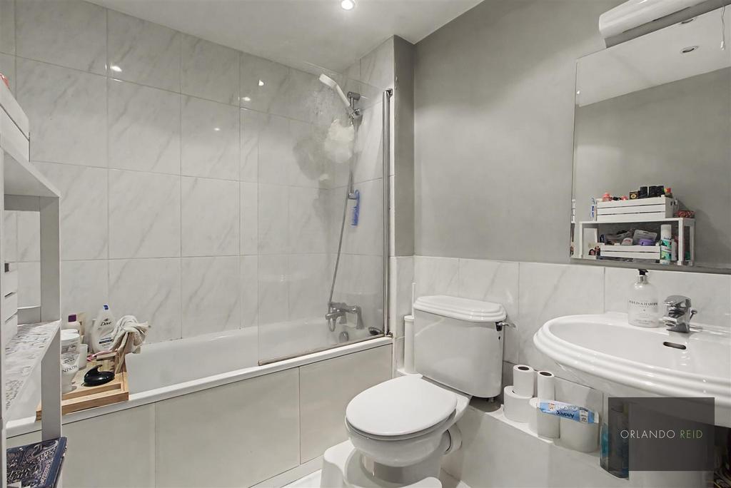 Flat 38, 41 Draymans Court SW9 9 QE-5.jpg