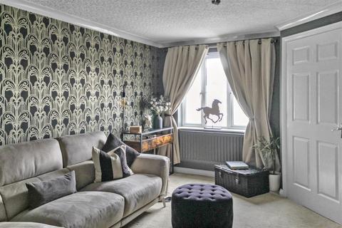 3 bedroom end of terrace house for sale, Butterfields, Wellingborough