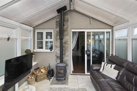 3 bedroom end of terrace house for sale, Butterfields, Wellingborough