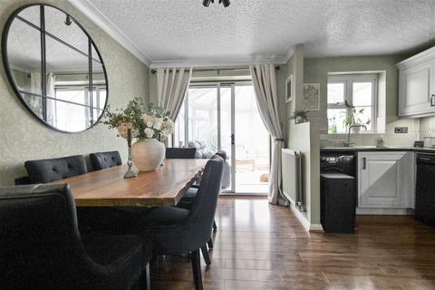 3 bedroom end of terrace house for sale, Butterfields, Wellingborough