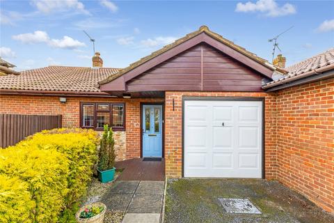2 bedroom bungalow for sale, Grantley Court, Farnham, Surrey, GU9